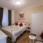 Studio Archie 3*